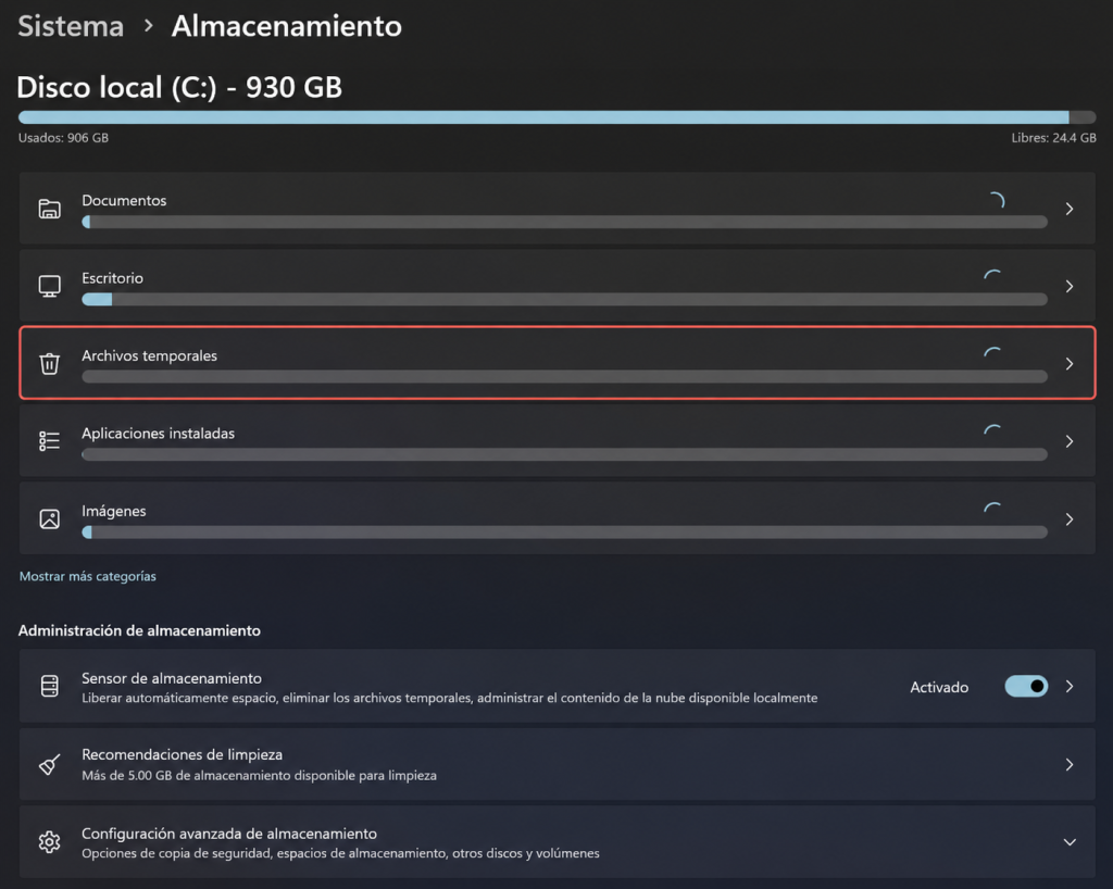 Panel Almacenamiento de Windows 11 con categorías y acceso al Sensor (captura editada con indicador rojo)